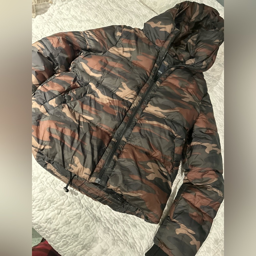 american eagle camo puffer jacket
